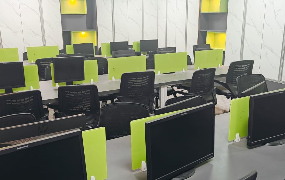 HackaHolic Co-Work